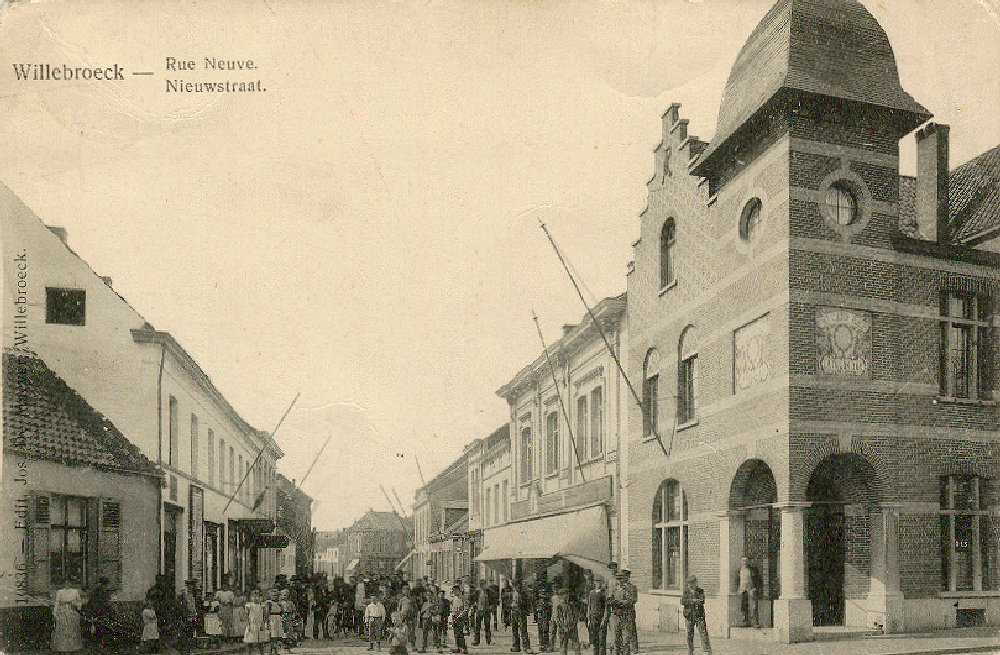 Oude postkaart van het hoekpand Het Gulden Vlies in Willebroek