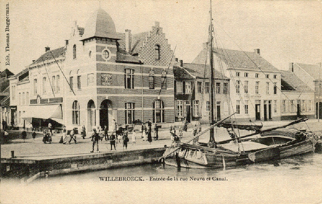 Oude postkaart van het hoekpand Het Gulden Vlies aan het kanaal